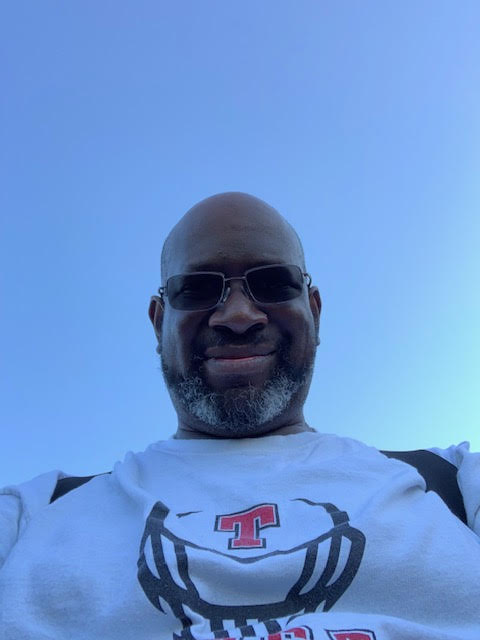 Alan looking tall : )