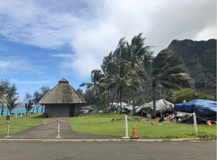 Homeless encampment at Waimānalo Beach.